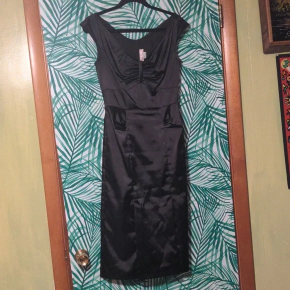 Stop Staring Satin Wiggle Pin Up dress M - Picture 5 of 5
